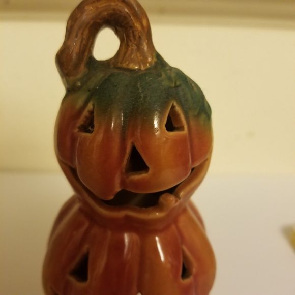 Jack-O-Lantern Tea Light Holder - Picture 2 of 7